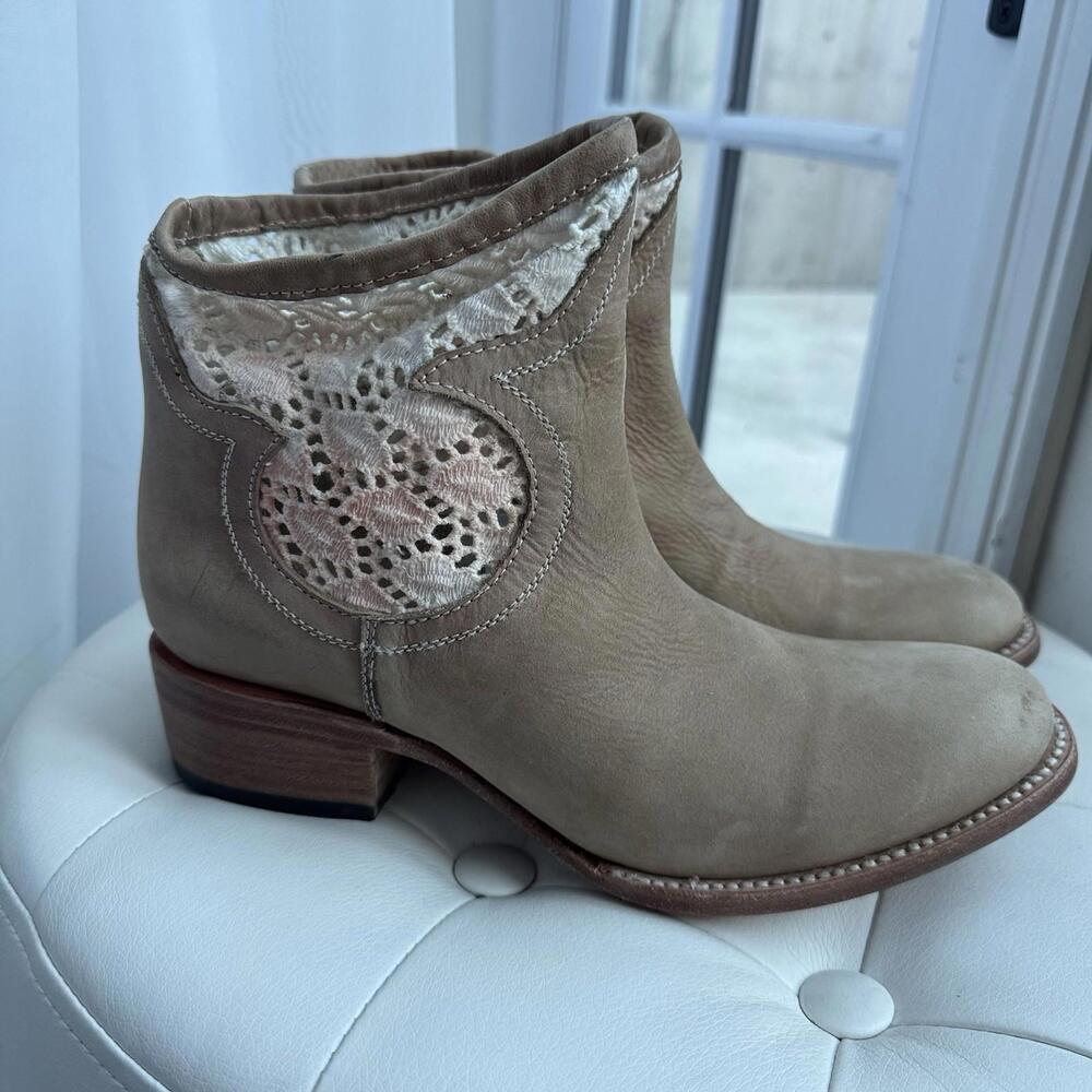 Freebird CBCRO Boots Ankle Booties Tan Leather Crochet White Lace 8 Fits 7.5